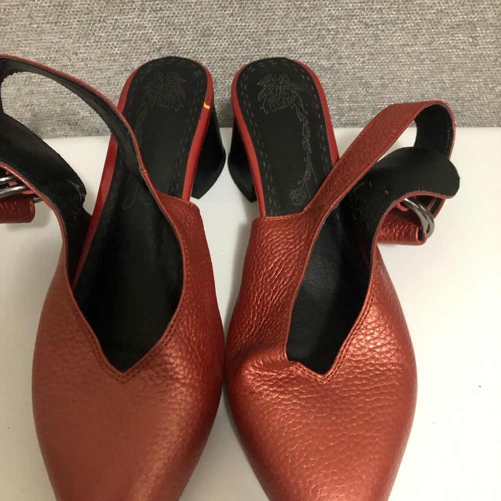 Rust leather - Picture 2 of 5
